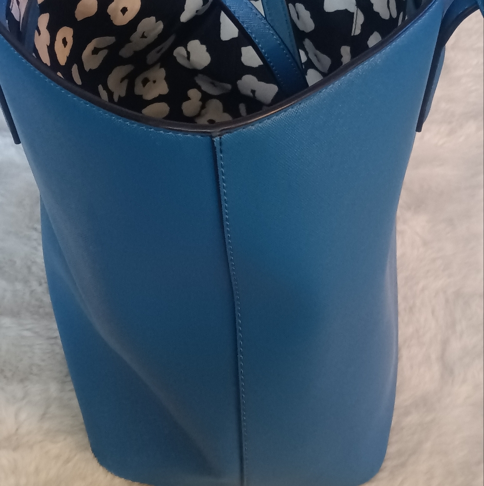 Marc Jacobs Tote - Picture 3 of 8